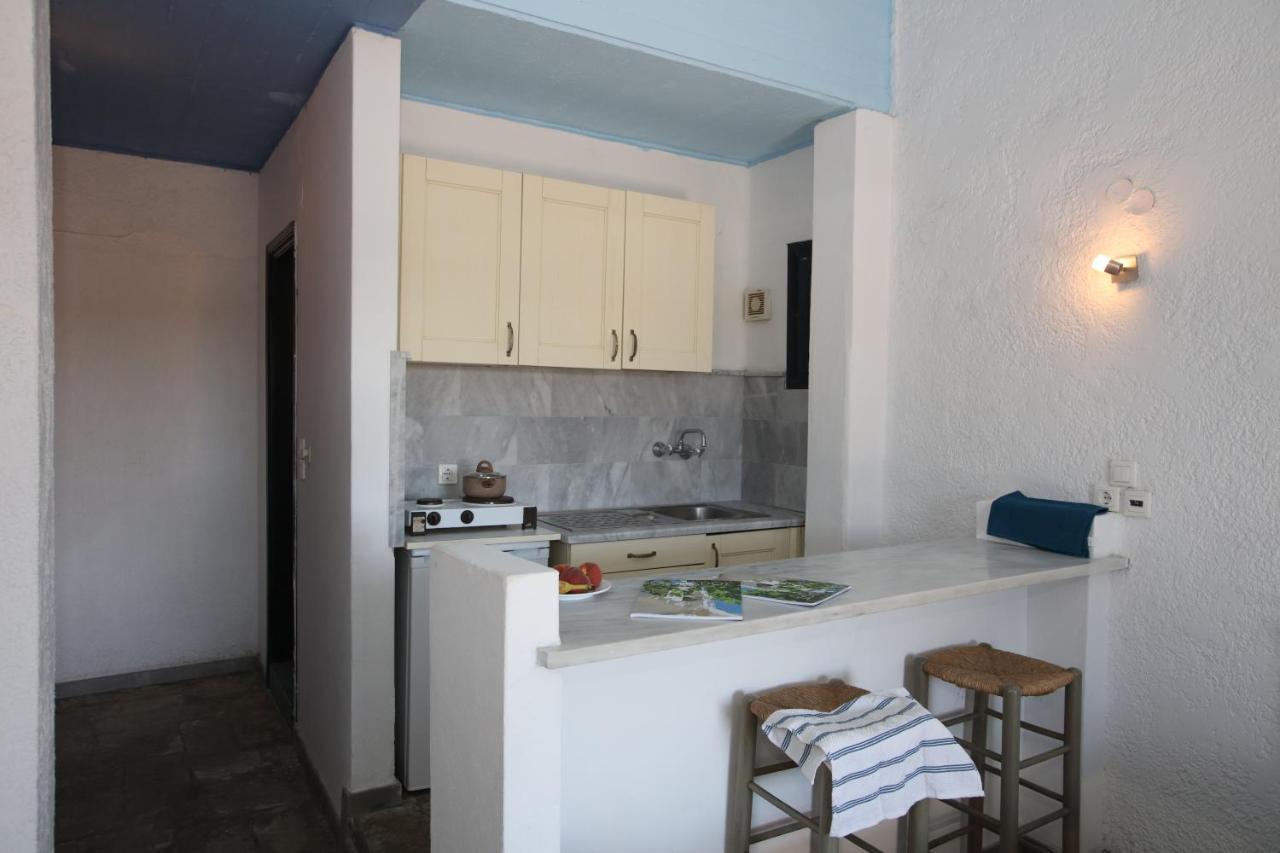 St George Studios & Apartments Баци Екстериор снимка